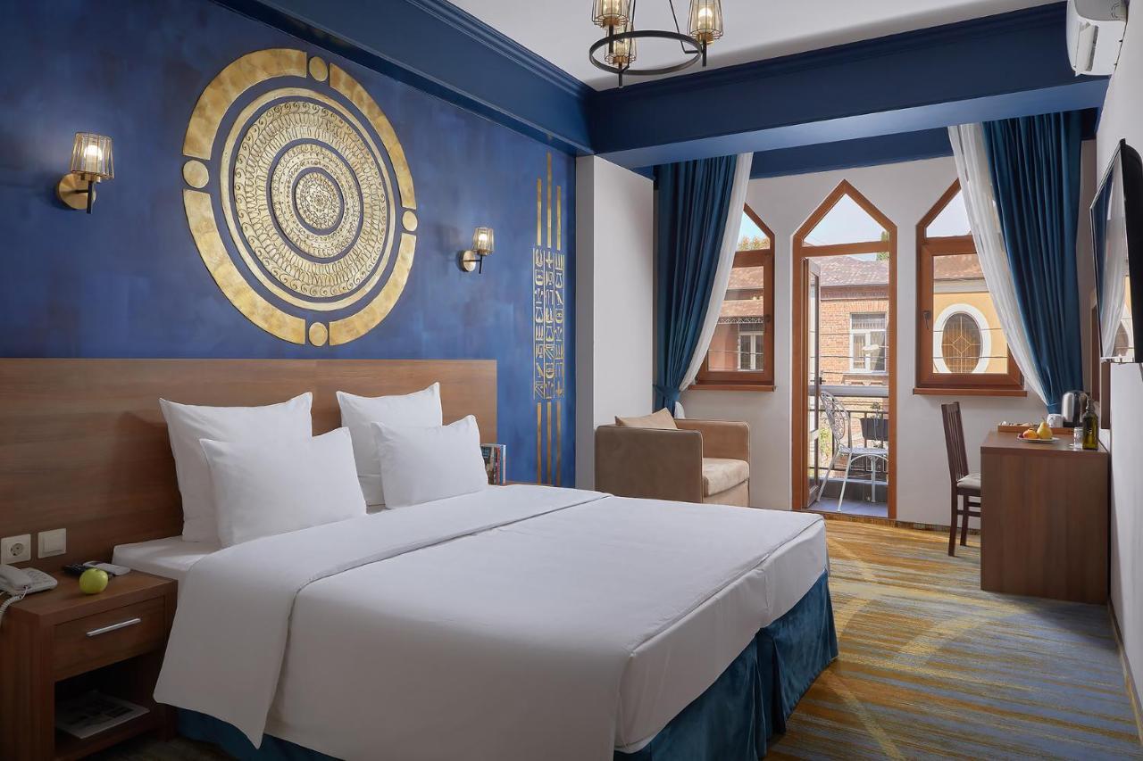 Garuda Boutique Hotel Sukhumi Ngoại thất bức ảnh