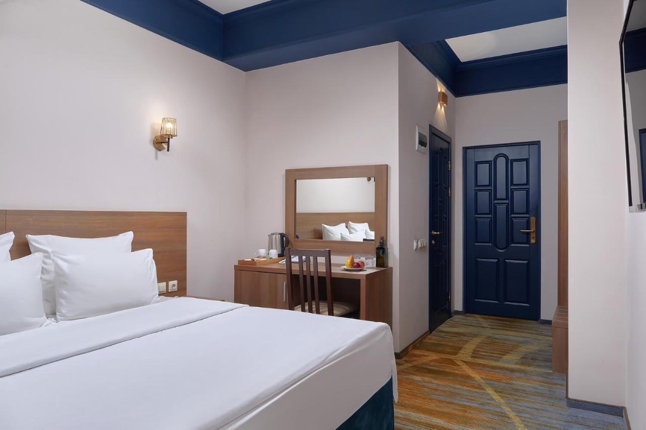 Garuda Boutique Hotel Sukhumi Ngoại thất bức ảnh