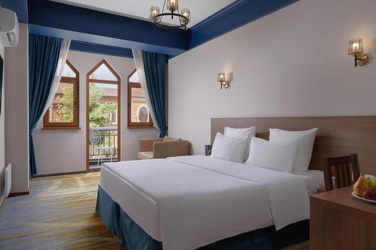 Garuda Boutique Hotel Sukhumi Ngoại thất bức ảnh