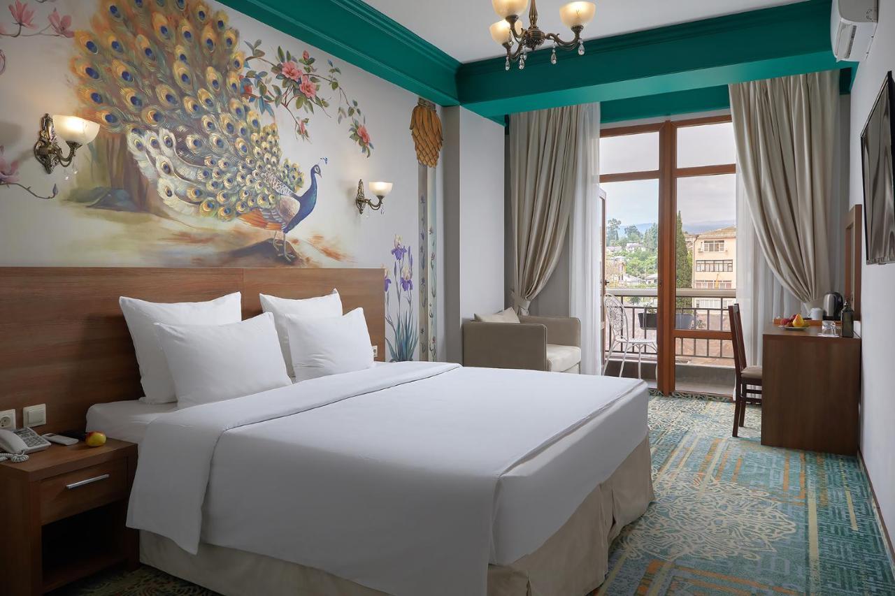 Garuda Boutique Hotel Sukhumi Ngoại thất bức ảnh