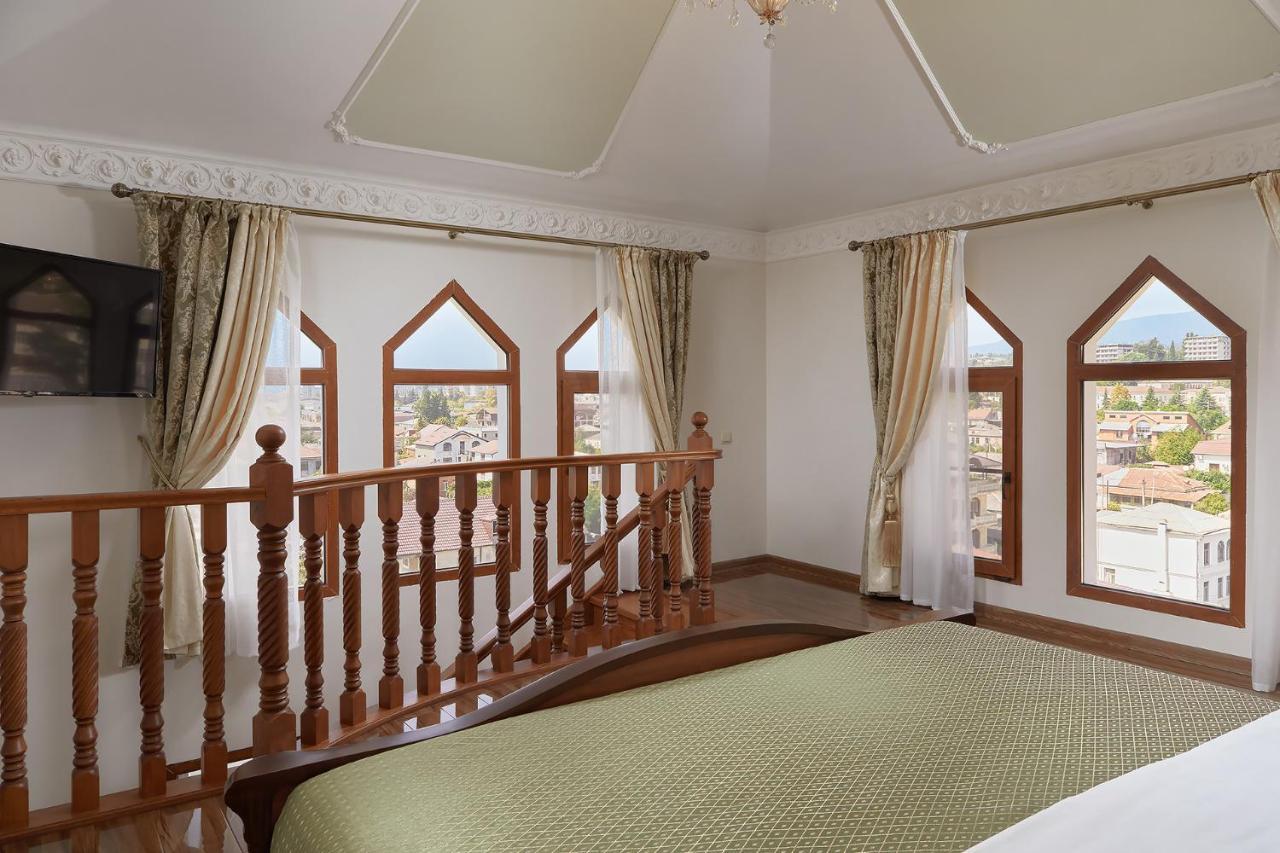 Garuda Boutique Hotel Sukhumi Ngoại thất bức ảnh