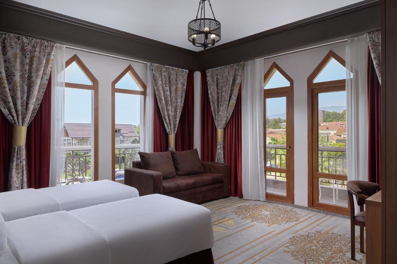Garuda Boutique Hotel Sukhumi Ngoại thất bức ảnh
