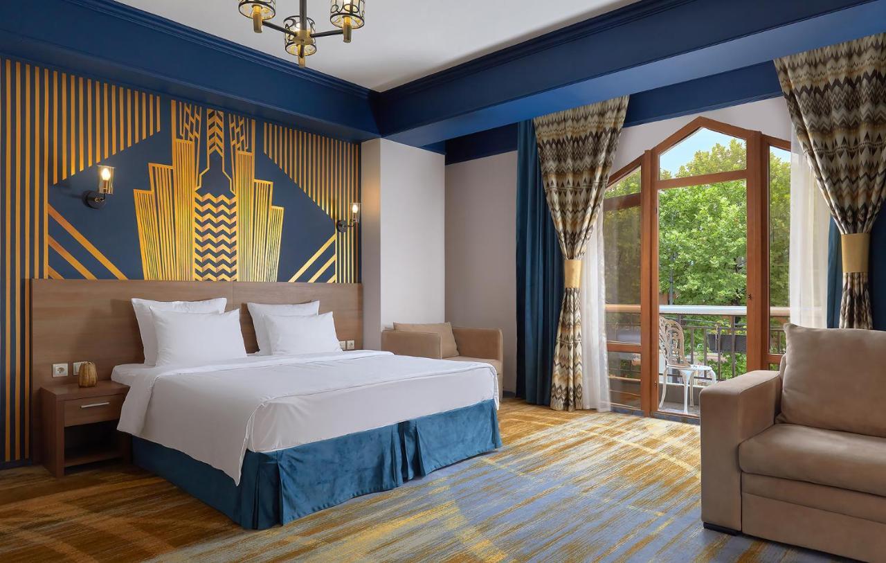 Garuda Boutique Hotel Sukhumi Ngoại thất bức ảnh