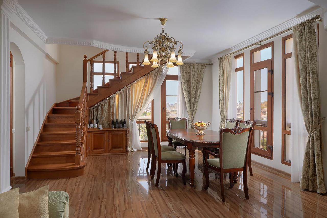 Garuda Boutique Hotel Sukhumi Ngoại thất bức ảnh