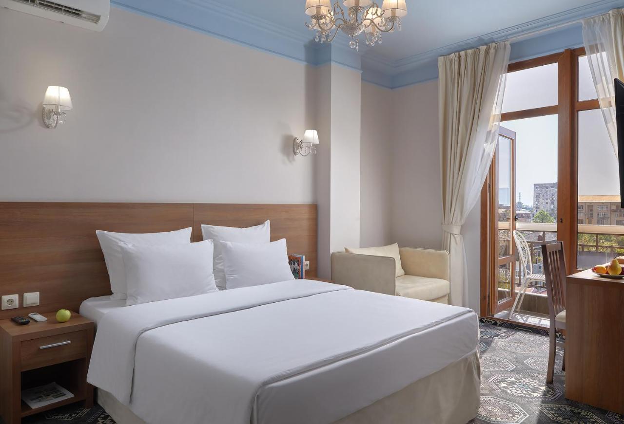 Garuda Boutique Hotel Sukhumi Ngoại thất bức ảnh